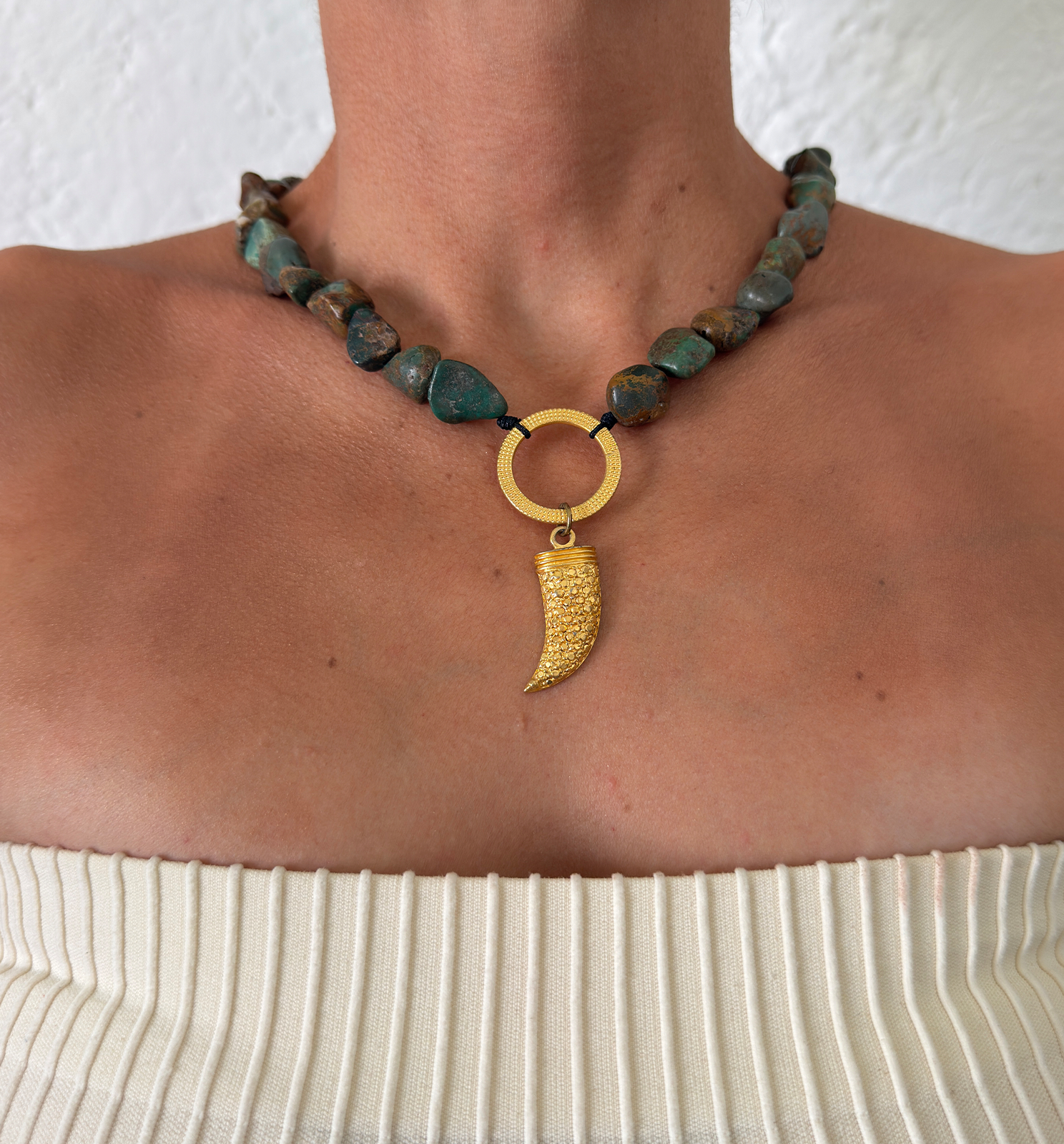 Collar Cuerno Dorado